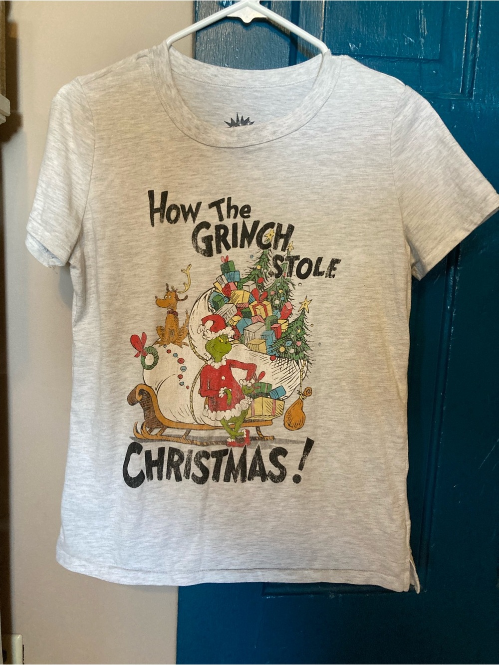 Maurices Light Gray 'How The Grinch Stole Christmas' Graphic Tee
